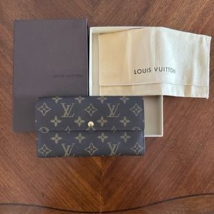 Authentic Louis Vuitton Sarah Wallet EUC